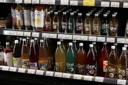 570-biocoop-thonon-bio-boisson-frais-liquide-bouteille-verre.webp